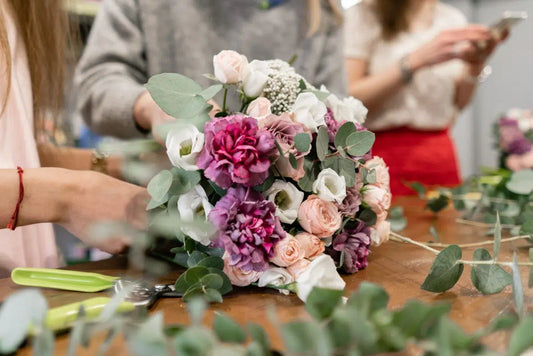 Terrariums vs Fresh Flowers: Which Makes the Better Gift?
