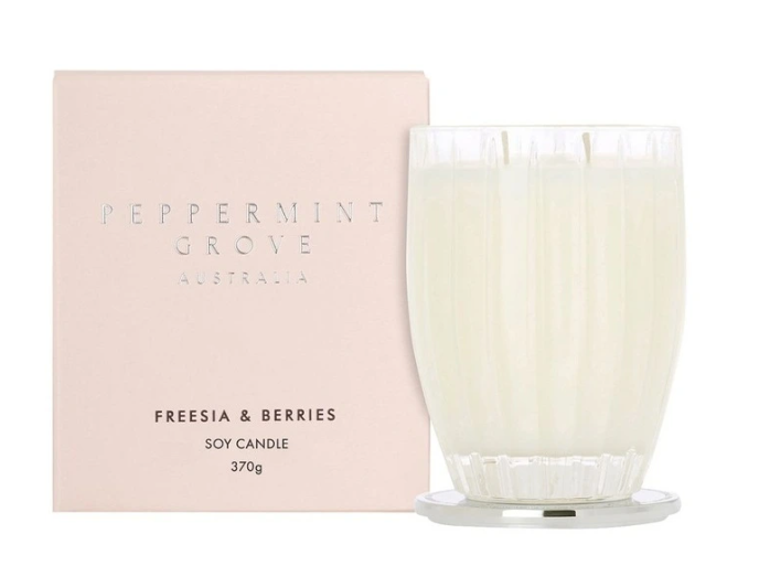 Peppermint Grove Candle (370 g) Freesia & Berries